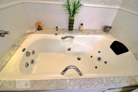 Casa para alugar com 400m², 4 quartos e 30 vagasBanheiro da Suíte 2