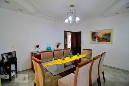 Casa para alugar com 400m², 4 quartos e 30 vagasCozinha