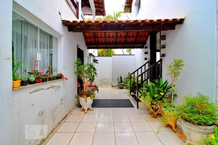 Casa para alugar com 400m², 4 quartos e 30 vagasQuintal