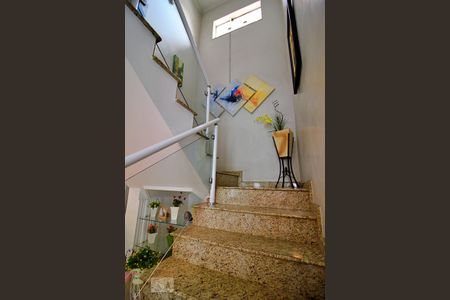 Casa para alugar com 400m², 4 quartos e 30 vagasEscada