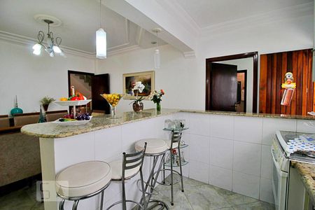 Casa para alugar com 400m², 4 quartos e 30 vagasCozinha