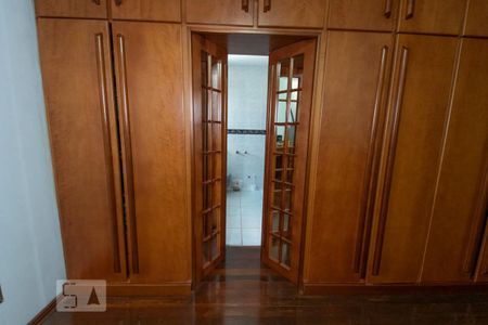 Casa à venda com 400m², 4 quartos e 4 vagasQuarto 4 Suíte Closet