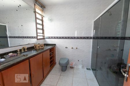 Casa à venda com 400m², 4 quartos e 4 vagasBanheiro da Suíte