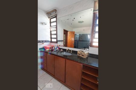 Casa à venda com 400m², 4 quartos e 4 vagasBanheiro da Suíte