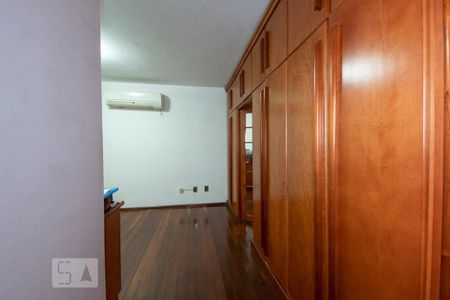 Casa à venda com 400m², 4 quartos e 4 vagasQuarto 4 Suíte