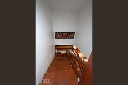 Casa à venda com 400m², 4 quartos e 4 vagasEscada