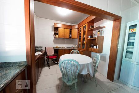 Casa à venda com 400m², 4 quartos e 4 vagasCozinha