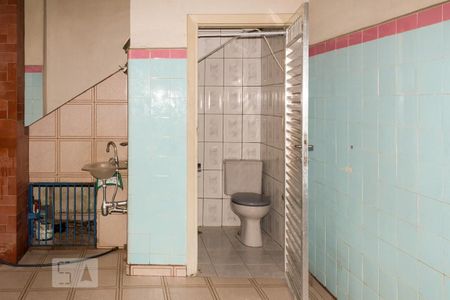 Casa à venda com 130m², 2 quartos e 1 vaga Casa à venda com 130m², 2 quartos e 1 vagaBanheiro de Serviço