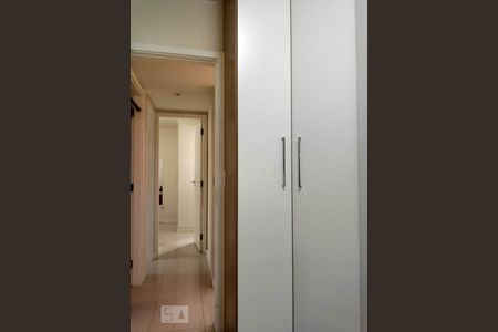 Apartamento à venda com 97m², 3 quartos e 1 vagaQuarto 3 - Armários