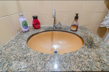 Apartamento à venda com 57m², 2 quartos e sem vaga Apartamento à venda com 57m², 2 quartos e sem vagaBanheiro