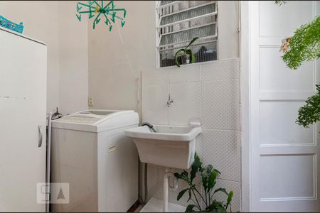 Apartamento à venda com 57m², 2 quartos e sem vaga Apartamento à venda com 57m², 2 quartos e sem vagaÁrea de serviço