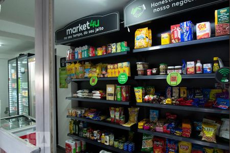 Apartamento à venda com 90m², 4 quartos e sem vagaMini Mercado