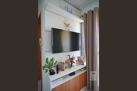 Sala de apartamento para alugar com 2 quartos, 48m² em Morro Santana, Porto Alegre