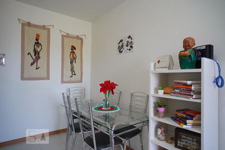 Sala de apartamento para alugar com 2 quartos, 48m² em Morro Santana, Porto Alegre