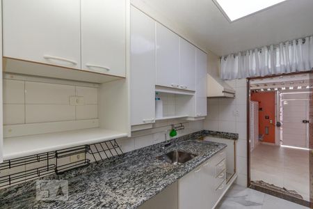 Casa à venda com 155m², 3 quartos e 2 vagas Casa à venda com 155m², 3 quartos e 2 vagasCozinha
