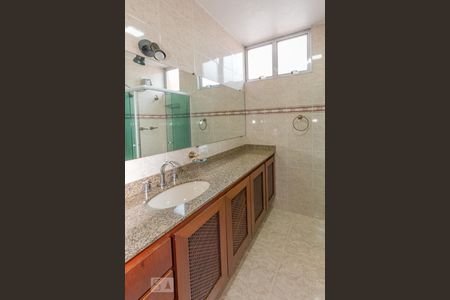 Casa à venda com 155m², 3 quartos e 2 vagas Casa à venda com 155m², 3 quartos e 2 vagasBanheiro da Suíte