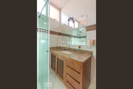 Casa à venda com 155m², 3 quartos e 2 vagas Casa à venda com 155m², 3 quartos e 2 vagasBanheiro