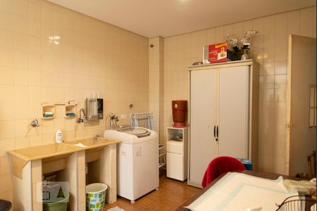 Casa à venda com 365m², 4 quartos e 4 vagasLavanderia