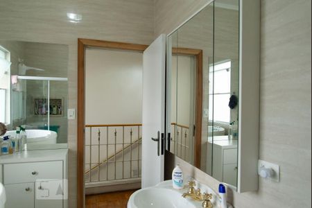 Casa à venda com 365m², 4 quartos e 4 vagasBanheiro