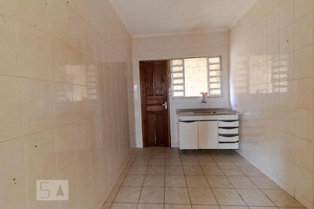 Casa à venda com 130m², 4 quartos e 3 vagas Casa à venda com 130m², 4 quartos e 3 vagasCozinha 02 (Fundos)