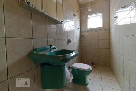 Casa à venda com 130m², 4 quartos e 3 vagas Casa à venda com 130m², 4 quartos e 3 vagasBanheiro 01 (Fundos)