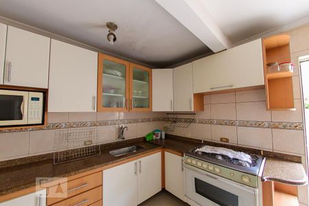 Casa à venda com 240m², 3 quartos e 1 vaga Casa à venda com 240m², 3 quartos e 1 vagaCozinha