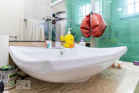 Casa à venda com 136m², 2 quartos e 2 vagas Casa à venda com 136m², 2 quartos e 2 vagasBanheiro da Suíte - Pia