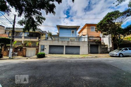 Casa à venda com 345m², 4 quartos e 3 vagasFachada