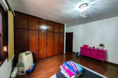 Casa à venda com 345m², 4 quartos e 3 vagasQuarto 1