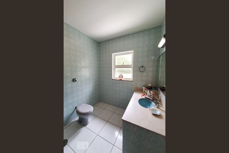 Casa à venda com 345m², 4 quartos e 3 vagasBanheiro 1