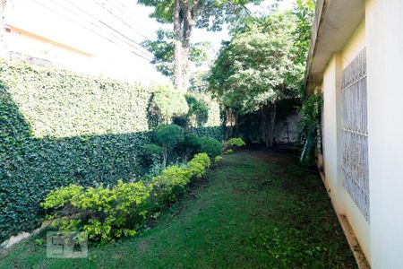 Casa à venda com 440m², 5 quartos e 4 vagas Casa à venda com 440m², 5 quartos e 4 vagasJardim Frente