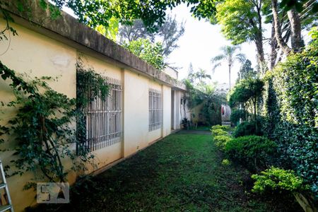 Casa à venda com 440m², 5 quartos e 4 vagas Casa à venda com 440m², 5 quartos e 4 vagasJardim Frente
