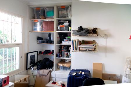 Casa à venda com 440m², 5 quartos e 4 vagas Casa à venda com 440m², 5 quartos e 4 vagasQuarto 3