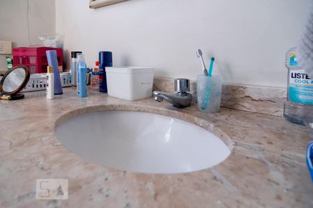 Casa à venda com 440m², 5 quartos e 4 vagas Casa à venda com 440m², 5 quartos e 4 vagasEdícula Banheiro Quarto - Suíte