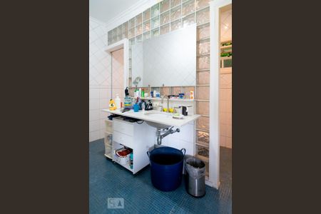 Casa à venda com 440m², 5 quartos e 4 vagas Casa à venda com 440m², 5 quartos e 4 vagasBanheiro Quarto 4 - Suíte