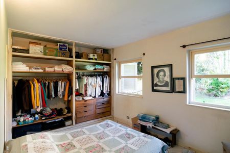 Casa à venda com 440m², 5 quartos e 4 vagas Casa à venda com 440m², 5 quartos e 4 vagasEdícula Quarto - Suíte