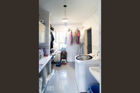 Casa à venda com 440m², 5 quartos e 4 vagas Casa à venda com 440m², 5 quartos e 4 vagasÁrea de Serviço