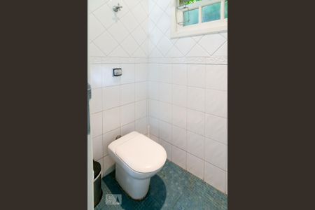 Casa à venda com 440m², 5 quartos e 4 vagas Casa à venda com 440m², 5 quartos e 4 vagasBanheiro Quarto 4 - Suíte