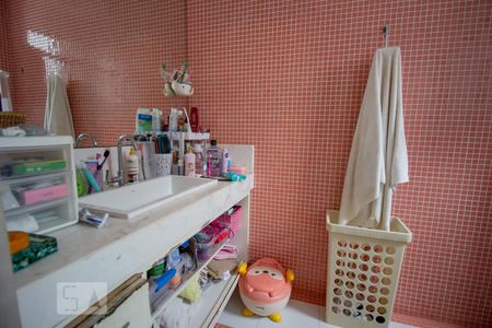 Apartamento à venda com 440m², 5 quartos e 6 vagasBanheiro da Suíte 1