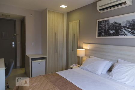 Suíte de apartamento para alugar com 2 quartos, 83m² em Recreio dos Bandeirantes, Rio de Janeiro