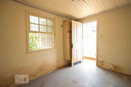 Casa à venda com 140m², 2 quartos e 2 vagasQuarto de Serviço