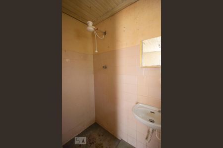 Casa à venda com 140m², 2 quartos e 2 vagasBanheiro de Serviço