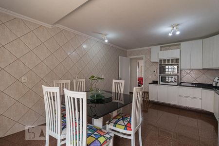 Casa à venda com 340m², 4 quartos e 4 vagasCozinha