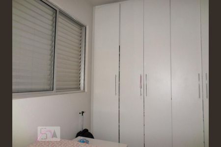 Quarto de apartamento para alugar com 3 quartos, 78m² em Buritis, Belo Horizonte