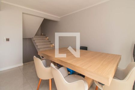 Sala de casa de condomínio à venda com 3 quartos, 214m² em Cristal, Porto Alegre