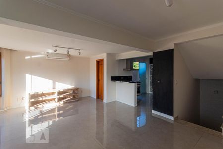 Sala de Estar de casa de condomínio à venda com 4 quartos, 214m² em Cristal, Porto Alegre
