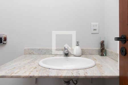 Lavabo de casa de condomínio à venda com 3 quartos, 214m² em Cristal, Porto Alegre