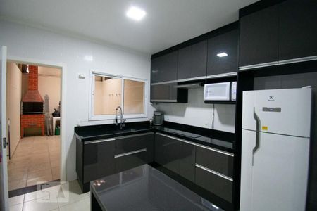 Casa à venda com 95m², 3 quartos e 2 vagas Casa à venda com 95m², 3 quartos e 2 vagasCozinha
