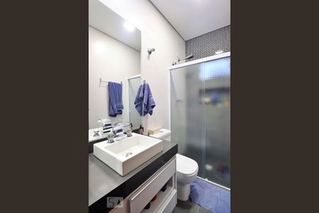 Casa à venda com 163m², 2 quartos e 2 vagasBanheiro da Suíte 2