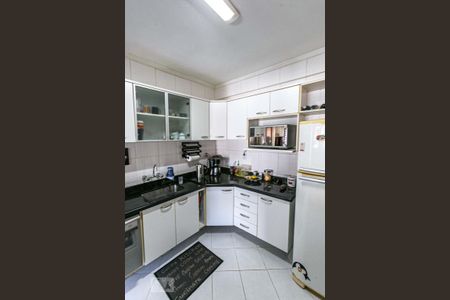 Casa à venda com 162m², 3 quartos e 3 vagas Casa à venda com 162m², 3 quartos e 3 vagasCozinha